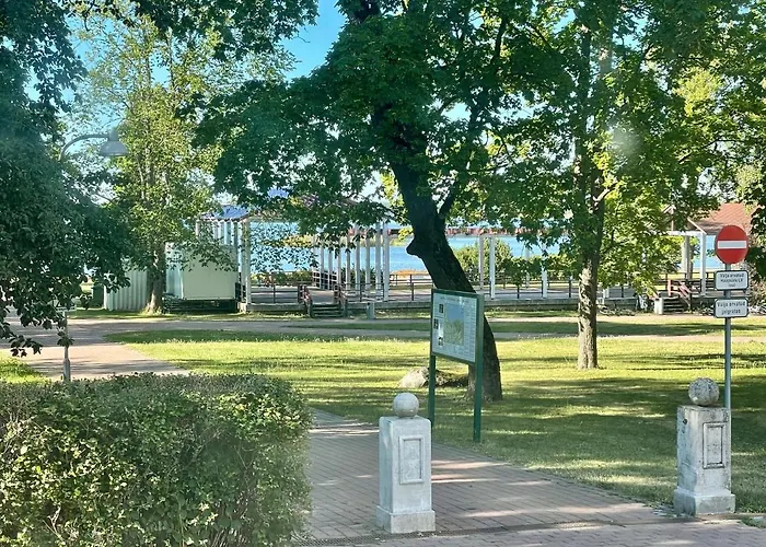 Rueuetli 1 - Sea View In Old Town شقة